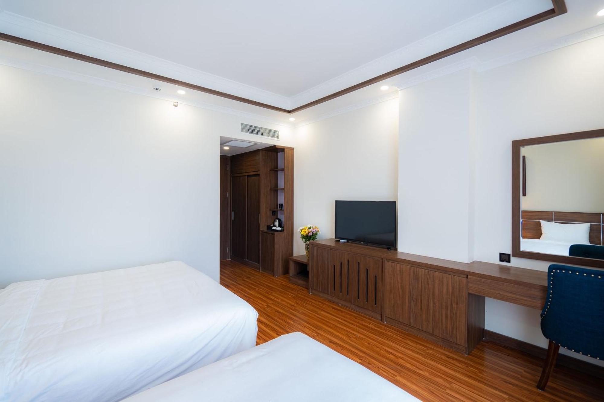Xuan Thanh Luxury Hotel Ha Long Exterior photo